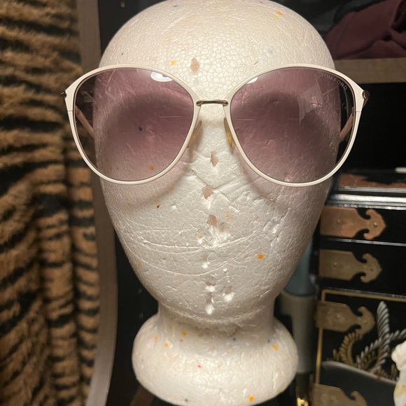 Tom Ford Penelope White Frame Sunglasses w/ smoky lense. - Picture 10 of 11
